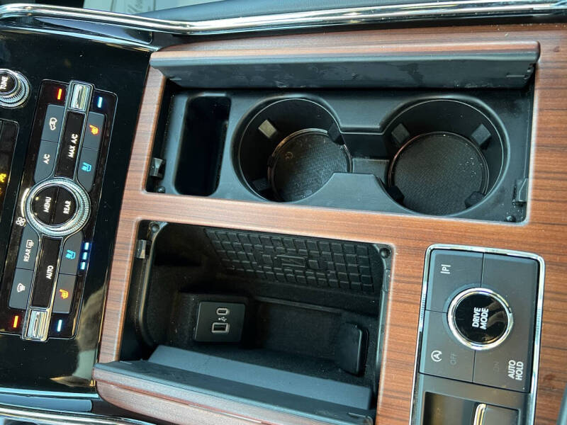 2023 Lincoln Navigator Standard