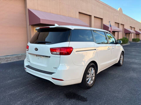 2017 Kia Sedona LX