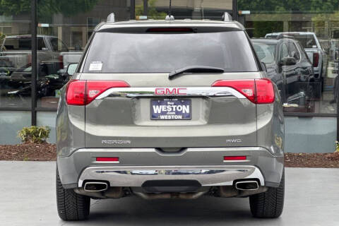 2017 GMC Acadia Denali