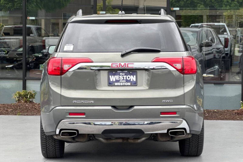 2017 GMC Acadia Denali