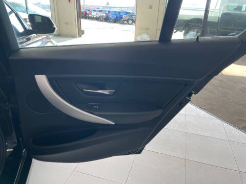 2017 BMW 3 Series 320i xDrive