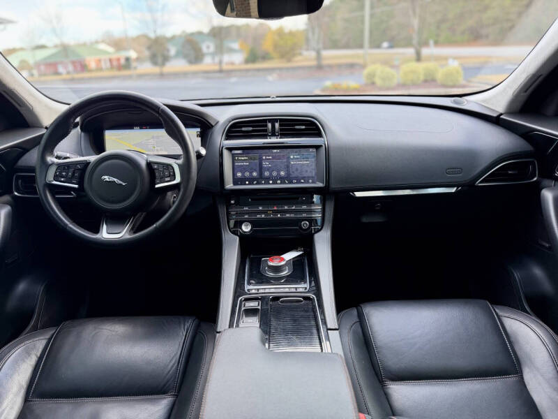 2020 Jaguar F-PACE 25t Prestige