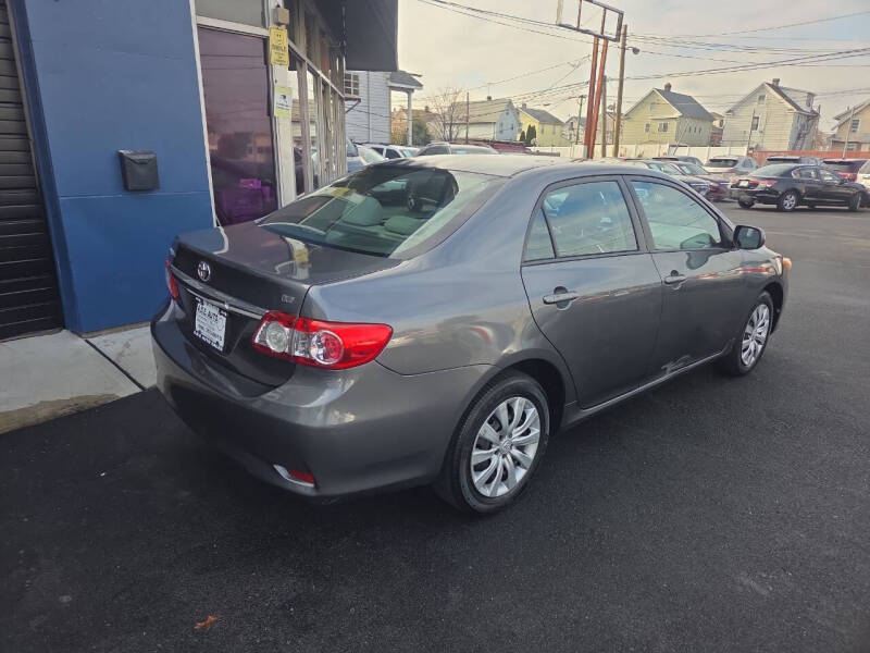 2012 Toyota Corolla LE's photo