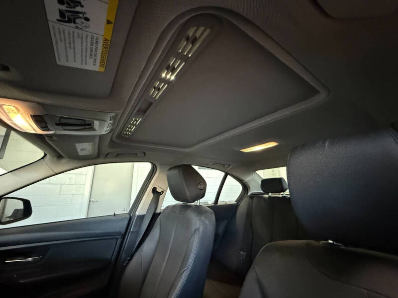 2014 BMW 3 Series 320i