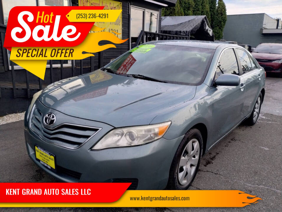 2010 Toyota Camry LE's photo