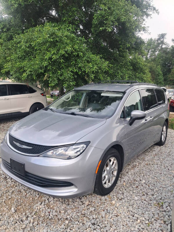 2017 Chrysler Pacifica Touring's photo