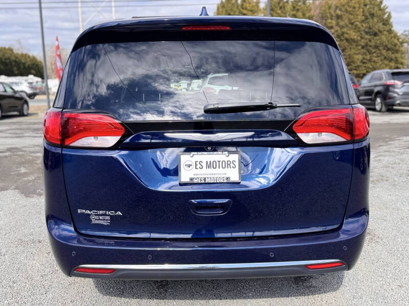 2017 Chrysler Pacifica Touring Plus