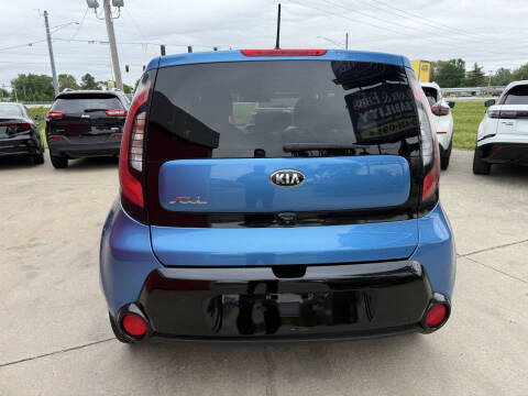 2016 Kia Soul +