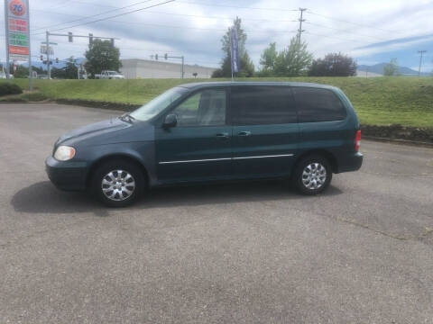 2005 Kia Sedona for sale at Viking Motors in Medford OR