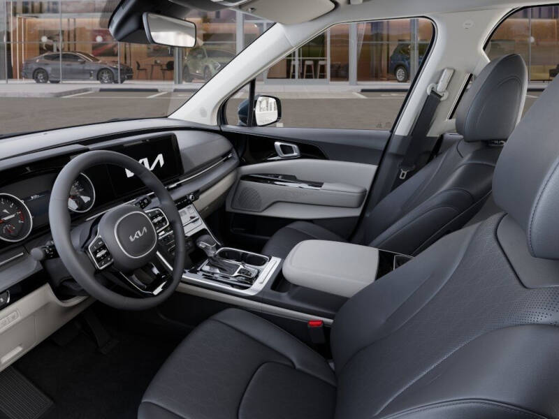 2024 Kia Carnival EX