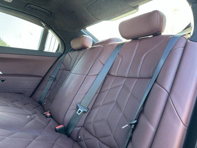 2025 BMW 7 Series 740i xDrive