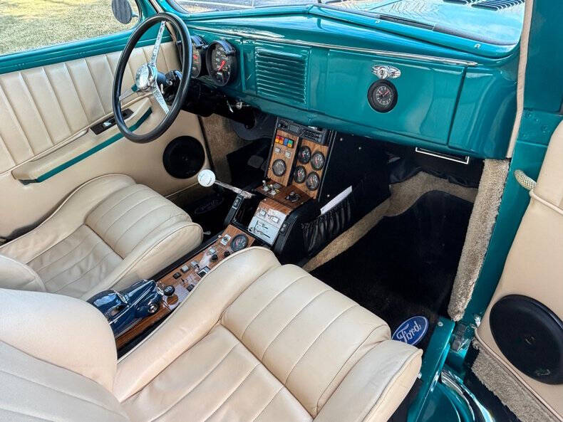 1939 Ford Deluxe