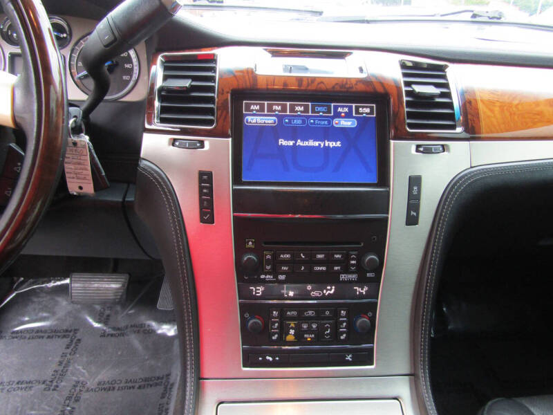 2013 Cadillac Escalade Platinum Edition