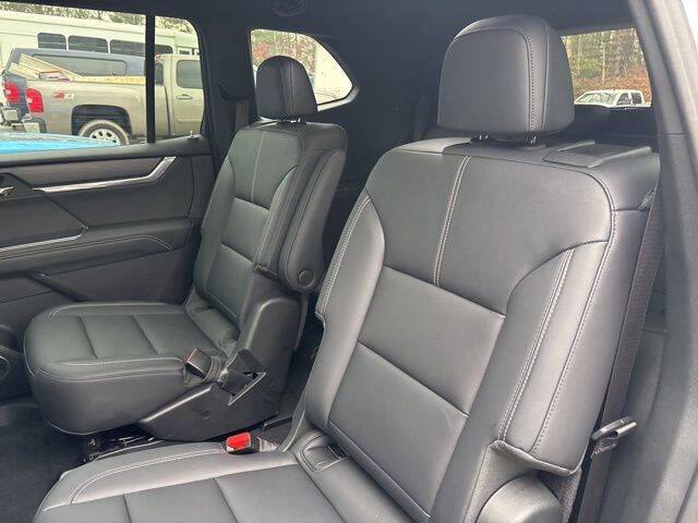 2024 GMC Acadia Elevation