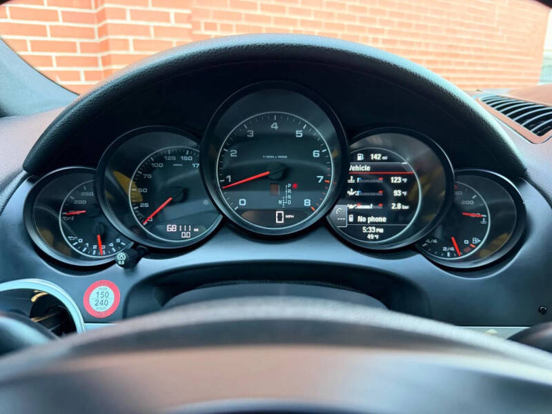 2014 Porsche Cayenne Platinum