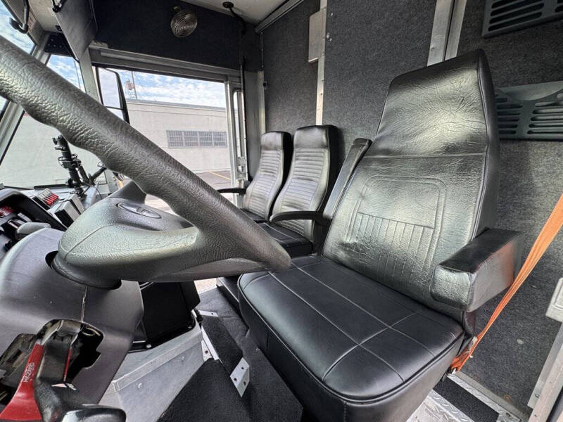 2016 Freightliner MT45 Chassis