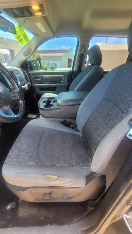 2016 RAM 1500 SLT