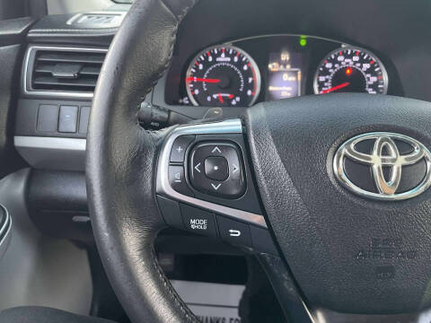 2017 Toyota Camry SE