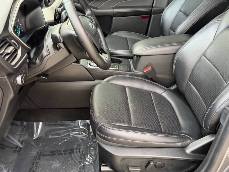 2021 Ford Escape SEL