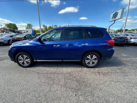 2017 Nissan Pathfinder SL