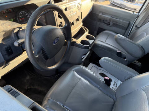 2013 Ford E-Series E-350 SD