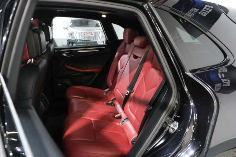 2019 Porsche Macan S