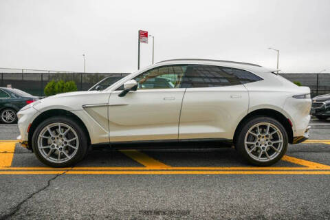 2021 Aston Martin DBX