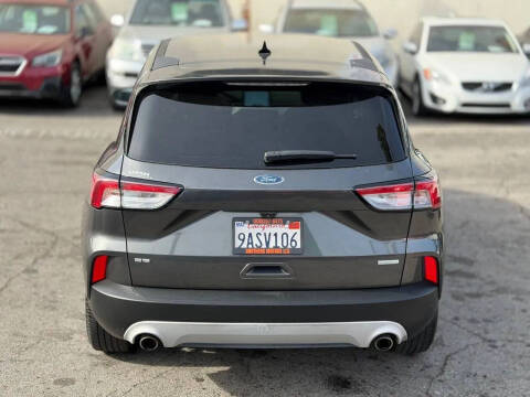 2020 Ford Escape SE
