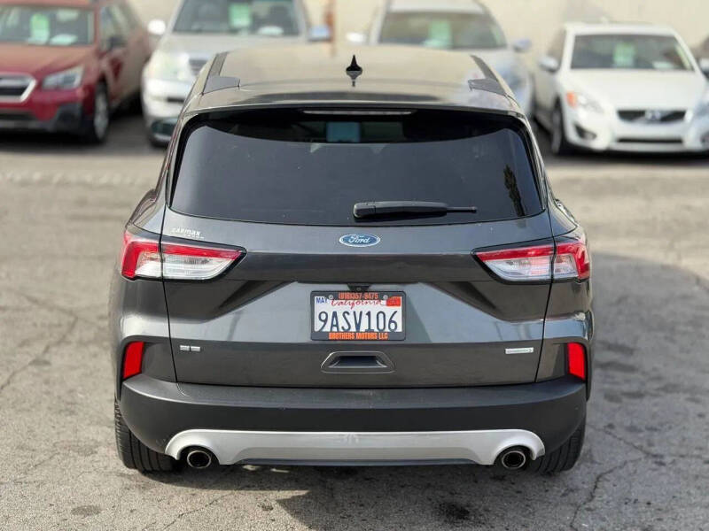 2020 Ford Escape SE