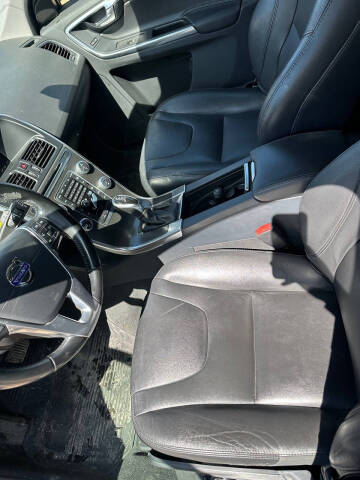 2015 Volvo XC60 T5 Drive-E Premier