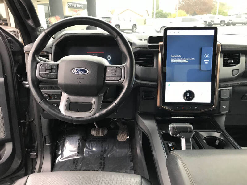 2022 Ford F-150 Lightning Lariat