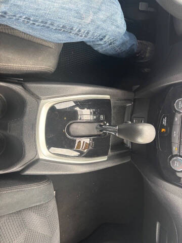 2015 Nissan Rogue SV