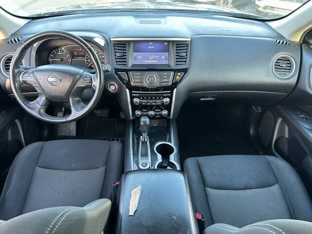 2019 Nissan Pathfinder SV