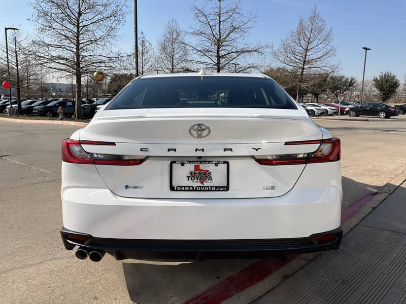 2025 Toyota Camry SE