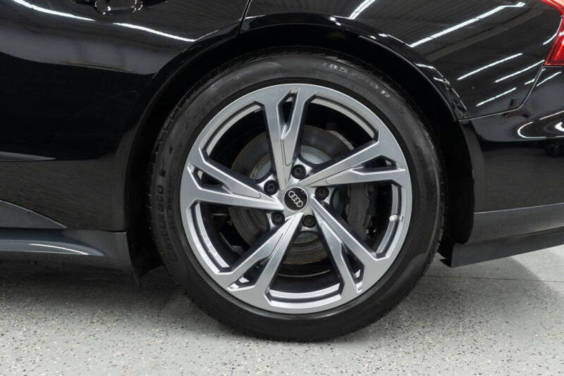 2023 Audi e-tron GT quattro Premium Plus