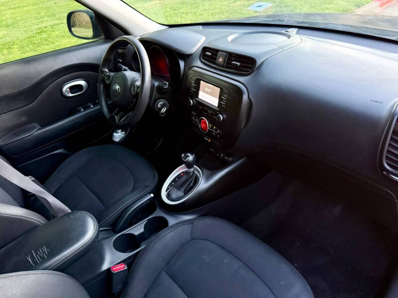 2017 Kia Soul +