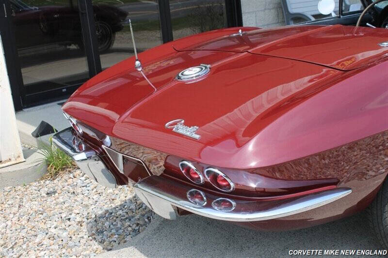 1965 Chevrolet Corvette 27