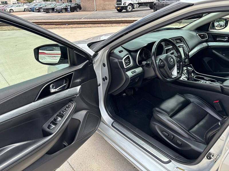 2017 Nissan Maxima