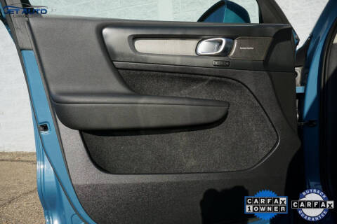 2023 Volvo XC40 B5 Ultimate Bright Theme