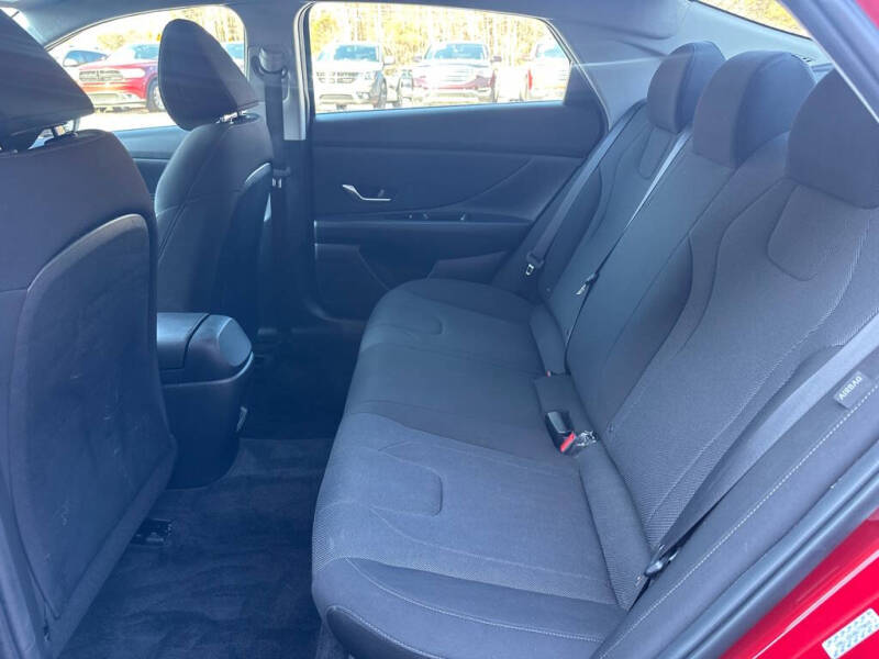 2024 Hyundai Elantra SE