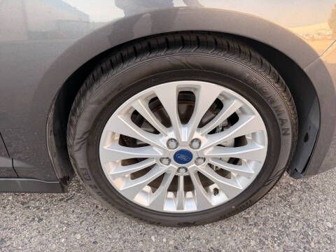2017 Ford C-MAX Hybrid SE