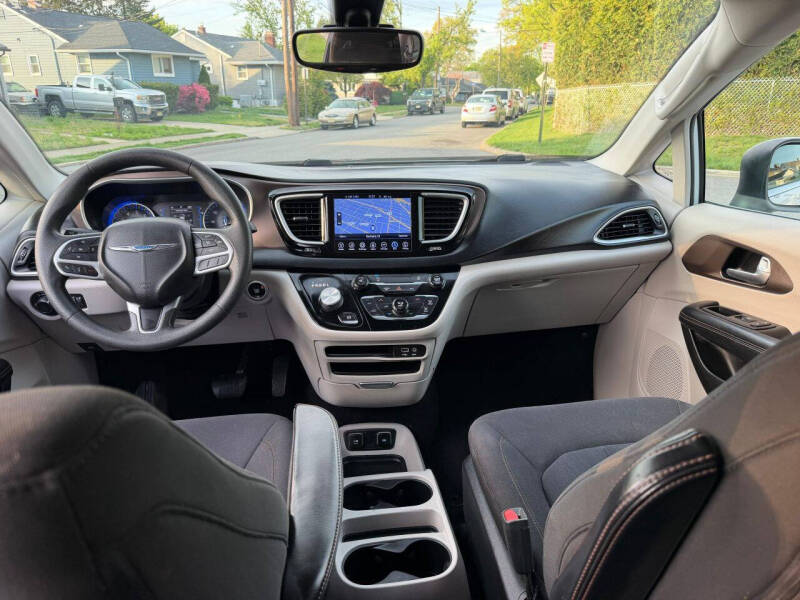 2017 Chrysler Pacifica Touring