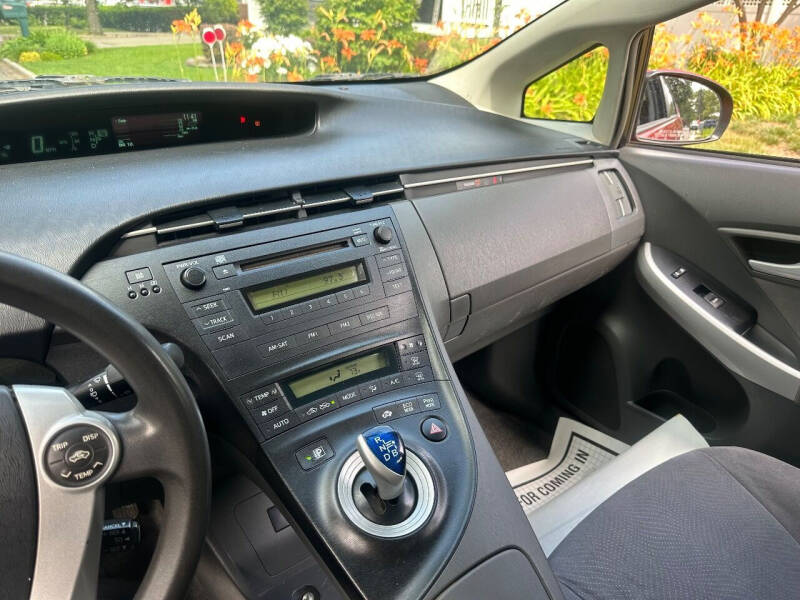 2010 Toyota Prius III