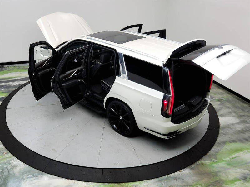 2022 Cadillac Escalade Premium Luxury