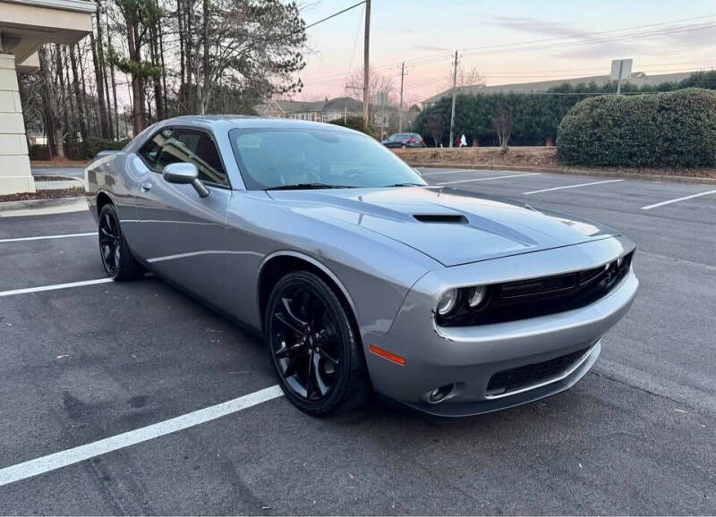 2017 Dodge Challenger SXT Plus