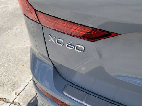 2024 Volvo XC60 B5 Plus Dark Theme