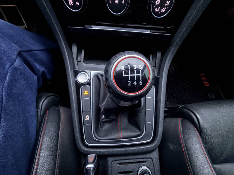 2020 Volkswagen Golf GTI S