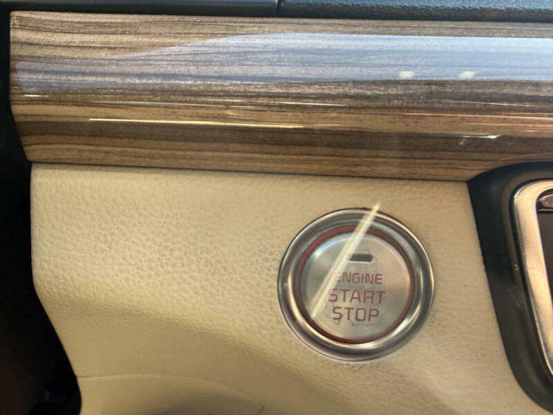 2017 Kia Cadenza Premium