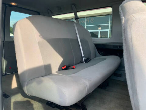 2013 Ford E-Series E-350 SD XLT