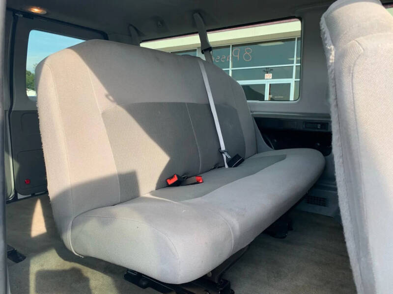 2013 Ford E-Series E-350 SD XLT